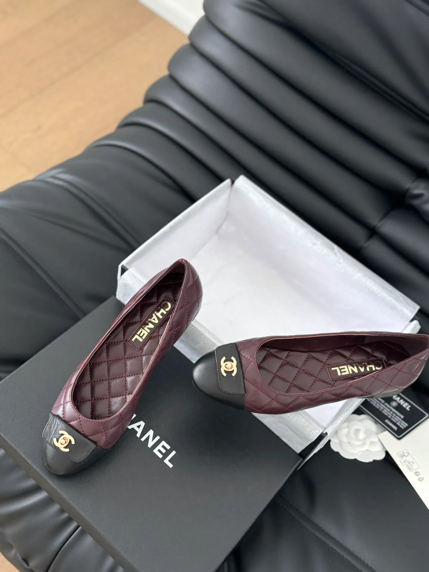 👟👟Ex-factory price 540👟👟 Purchasing-grade Chanel 24B new schoolbag buckle ballet shoes, classic diamond pattern, never tire of it😌 Sheepskin lining on the upper, leather outsole, high flat heel Size: 35-39 Other sizes 40/41/42/43 customized